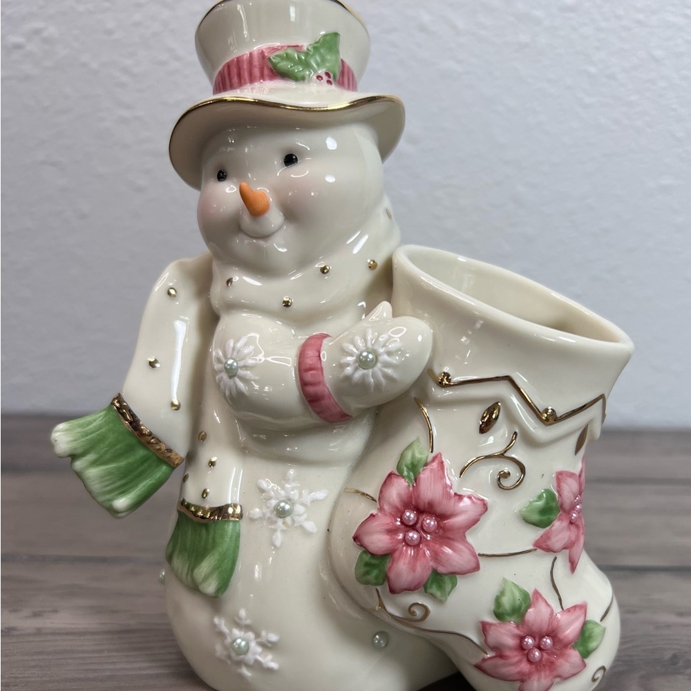 Lenox "Petals & Pearls" Snowman Christmas Poinsettia figurine/bud vase Approx 6"